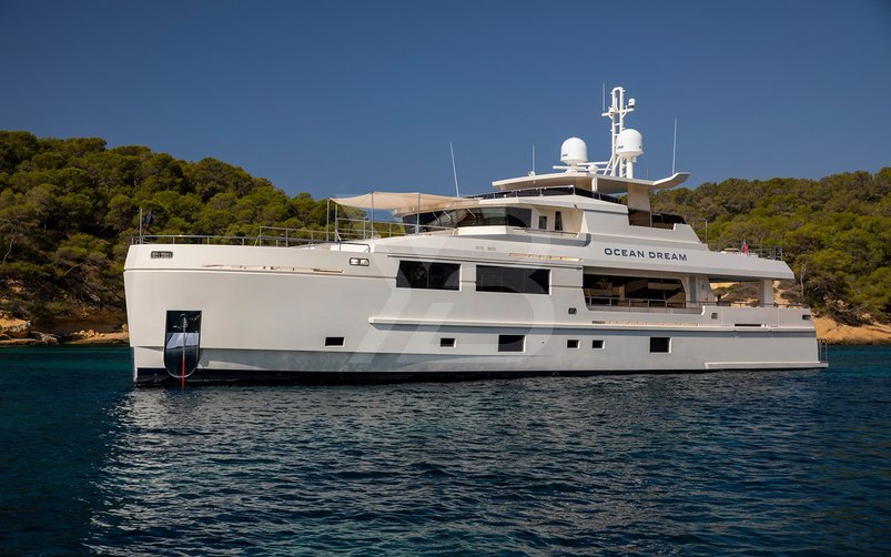 Nyla yacht exterior 3