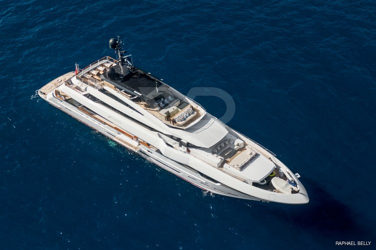 Parillion yacht exterior 4