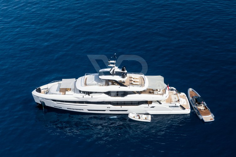 Astera yacht exterior 10