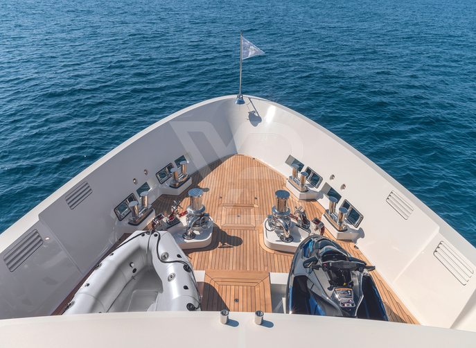 Asante yacht exterior 24