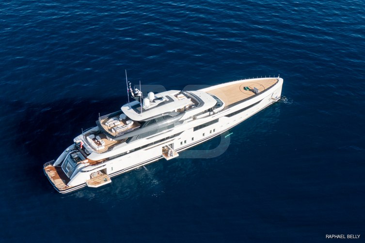 Malia yacht exterior 2