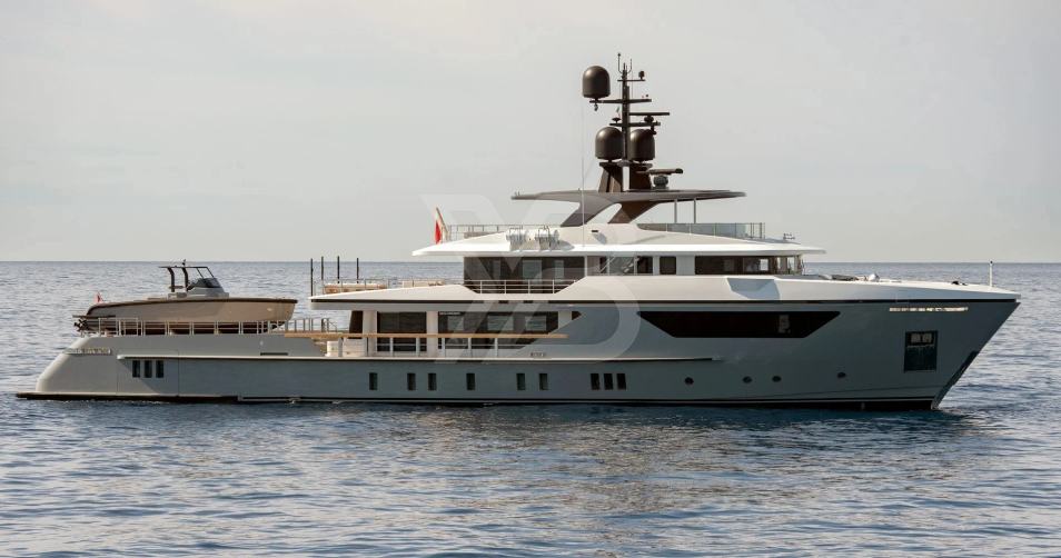 Para Bellum yacht exterior 3