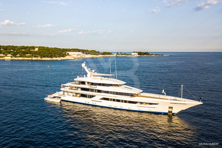 Joy yacht exterior 40