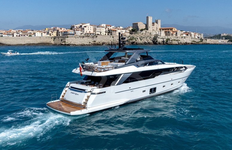 Match yacht exterior 4