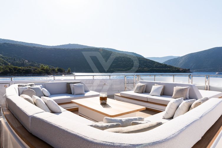 Alunya yacht exterior 11