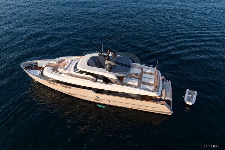 Invictus yacht exterior 7