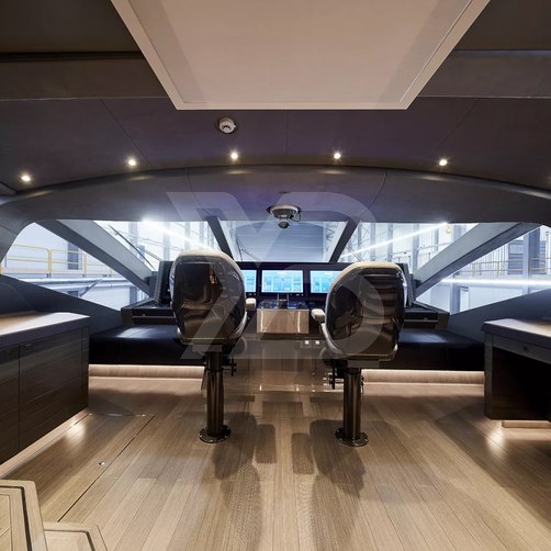 Irisha yacht interior 31