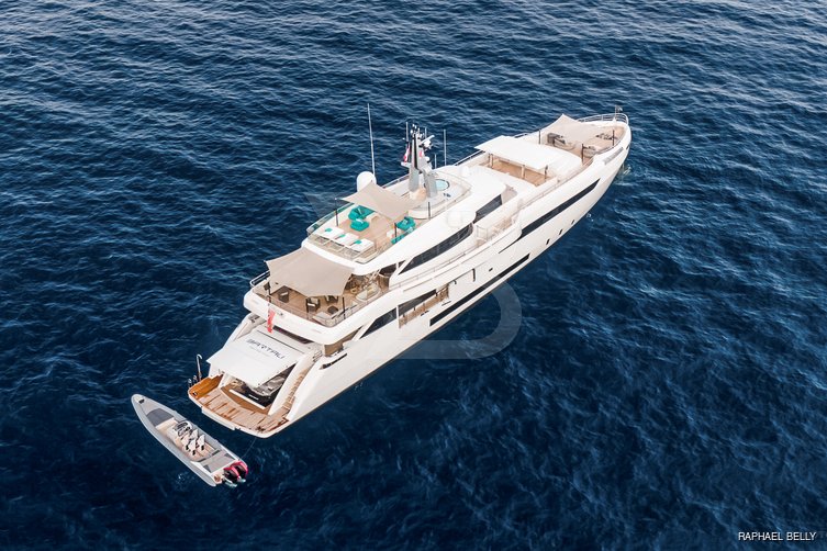 Timeless yacht exterior 7