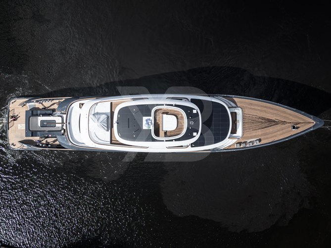 B yacht exterior 3