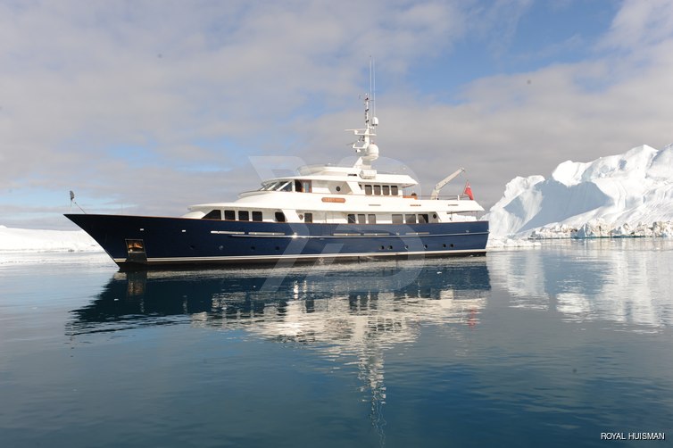 Arcadia yacht exterior 7