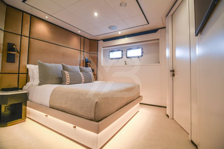 Fox yacht interior 14