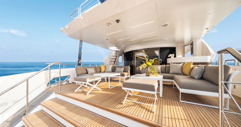 Ocean Lily yacht exterior 24