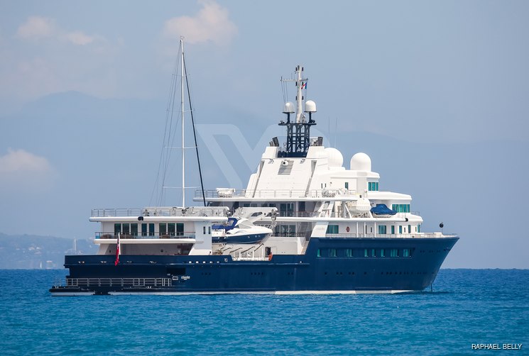 Le Grand Bleu yacht exterior 16