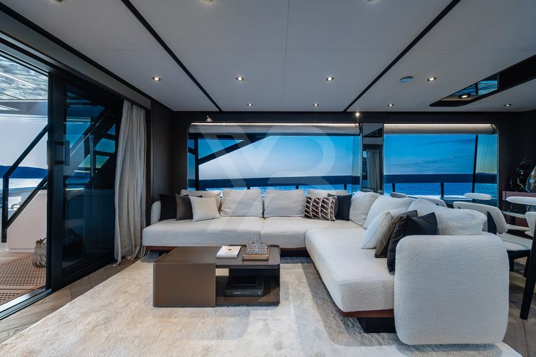 Ferretti 800/01 yacht interior 8