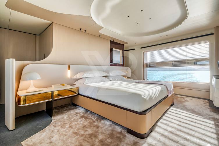 Tanelorn yacht interior 30