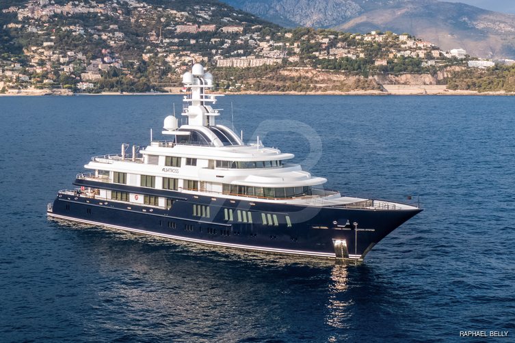 Moonstone yacht exterior 16