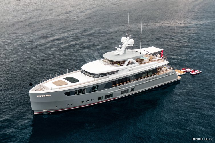 Mana I yacht exterior 3