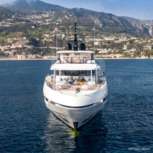 Alisa yacht exterior 3