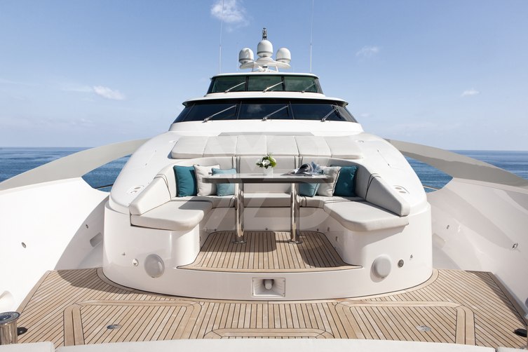 Wild Duck yacht exterior 3