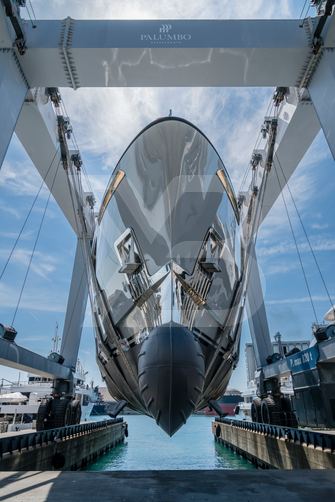 Big Naan yacht exterior 6