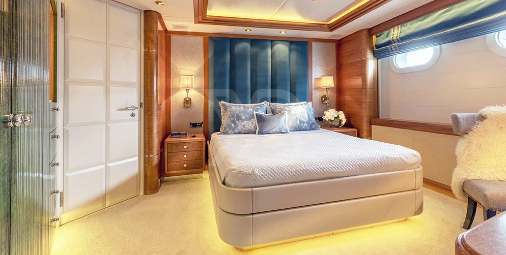 Vibrance yacht interior 18