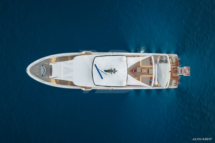 Hyhma yacht exterior 4