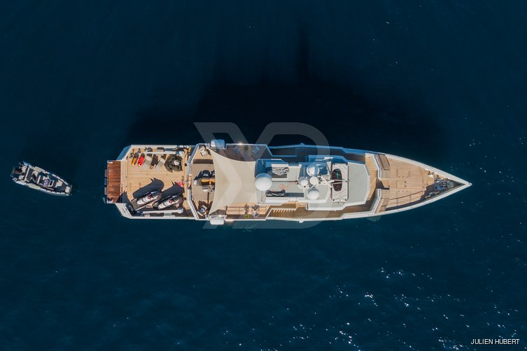 Preference 19 yacht exterior 17