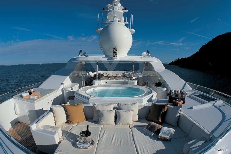 Adventure yacht exterior 3