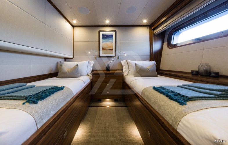 Belle yacht interior 12