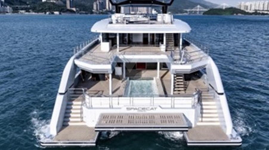 Space Cat yacht exterior 6