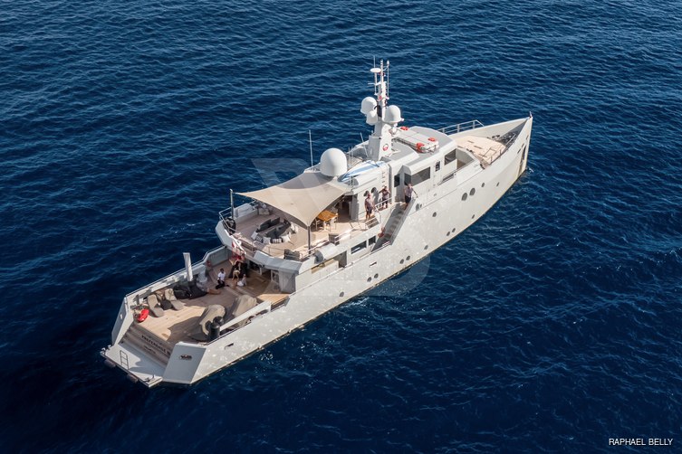Preference 19 yacht exterior 6