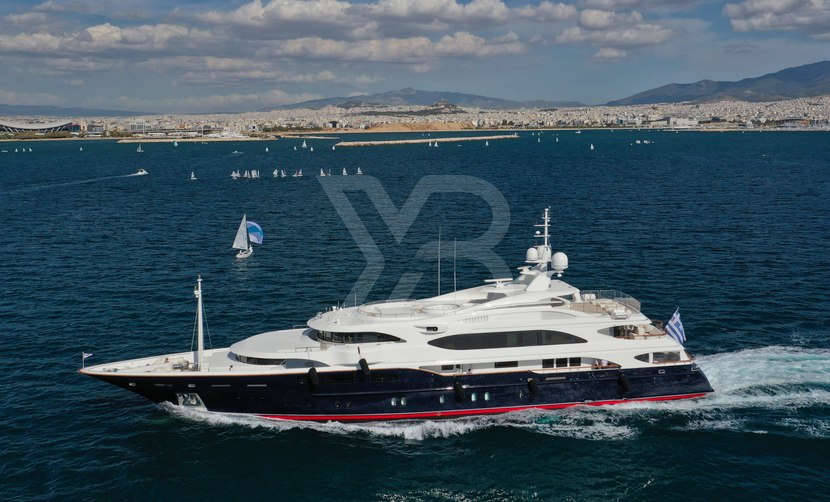 Sunday yacht exterior 2