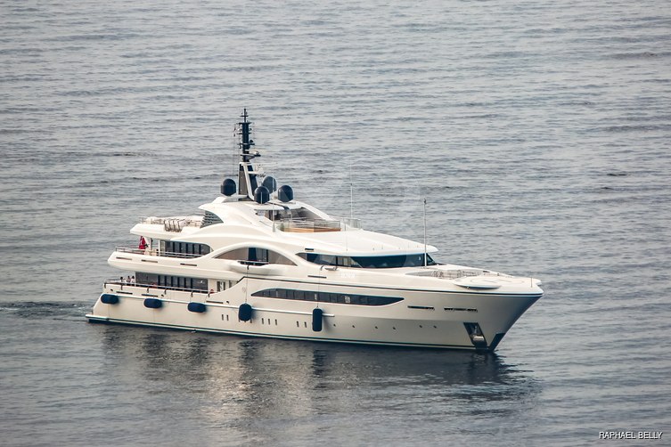 Quantum of Solace yacht exterior 24