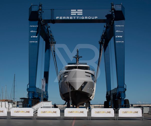 Claire de Lune yacht exterior 6