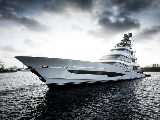 Special One yacht exterior 2