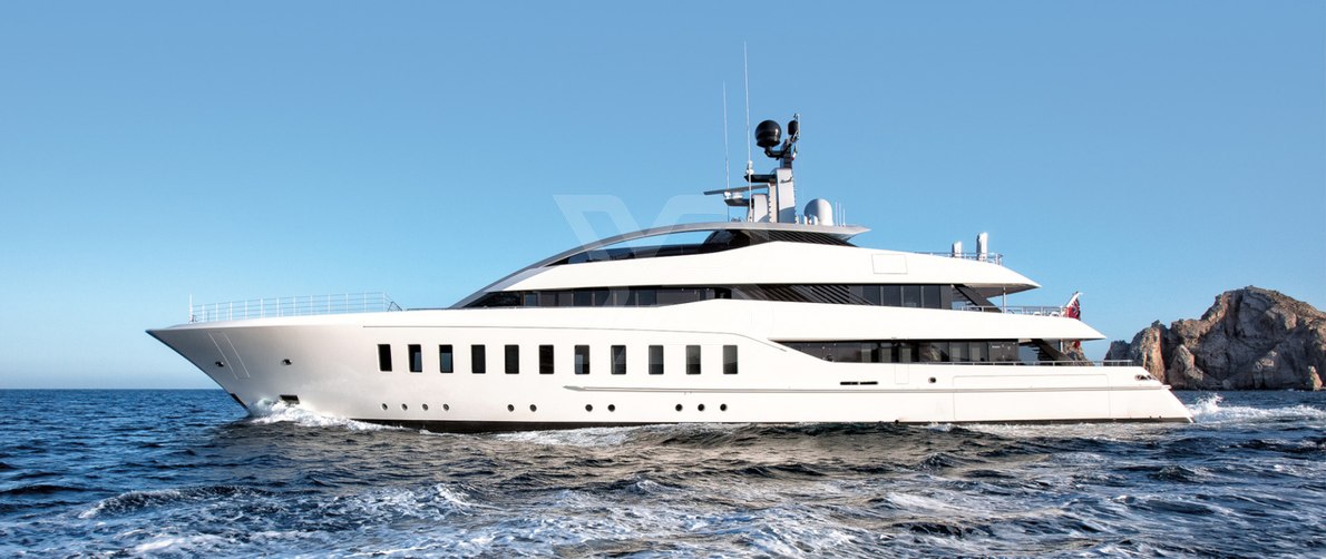 Halo yacht exterior 27