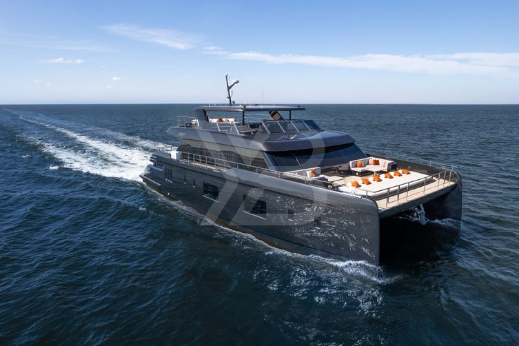 Double Happines yacht exterior 2