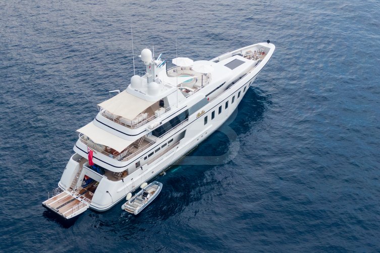 Bella yacht exterior 6