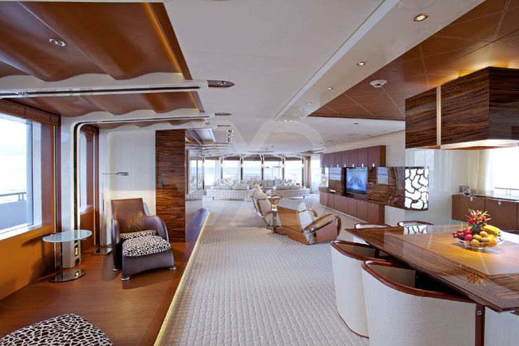 Vive la Vie yacht interior 7