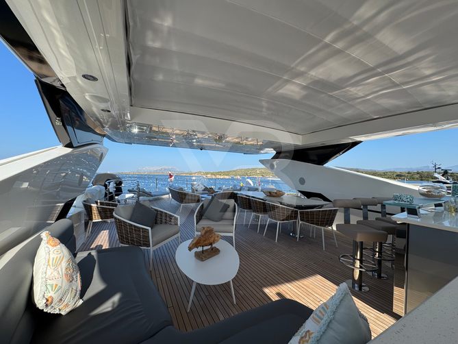 Survivor 2 yacht interior 37