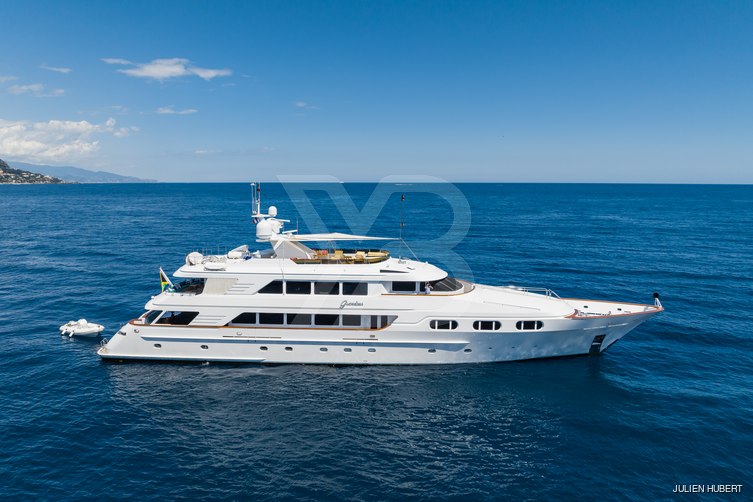 Grandeur yacht exterior 2