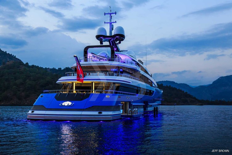 Madame Gu yacht exterior 6