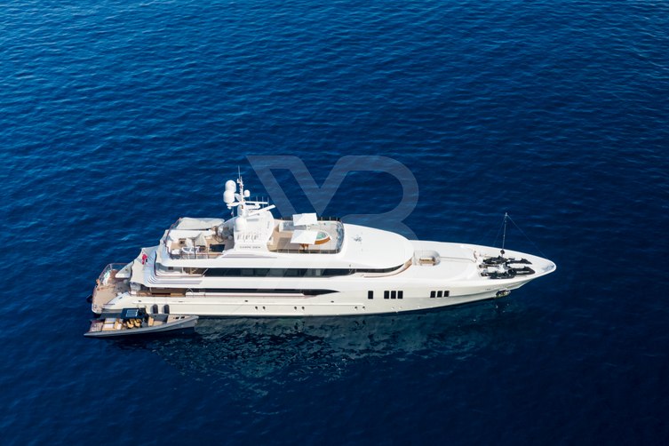 Carpe Diem yacht exterior 7