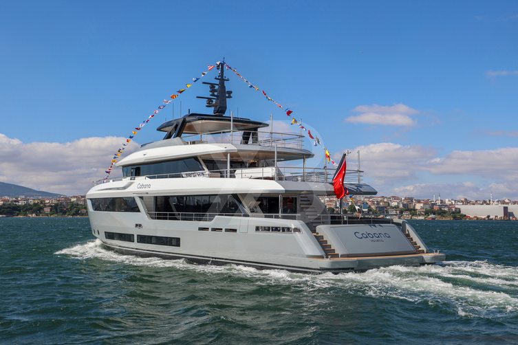 Cabana yacht exterior 6
