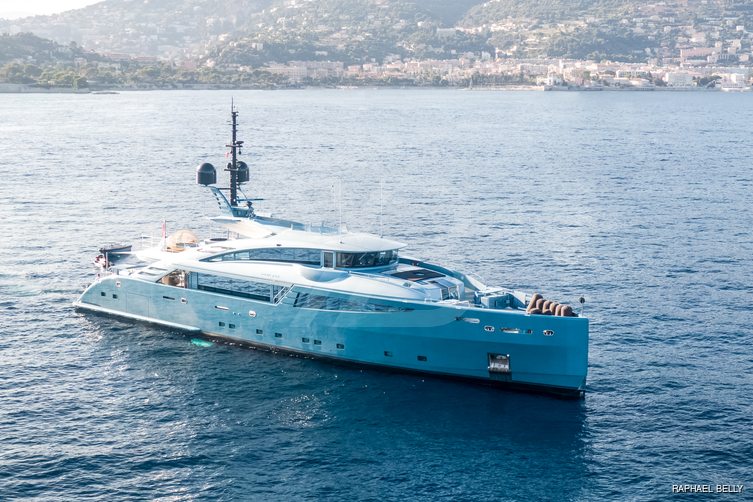 Queen Alla yacht exterior 2