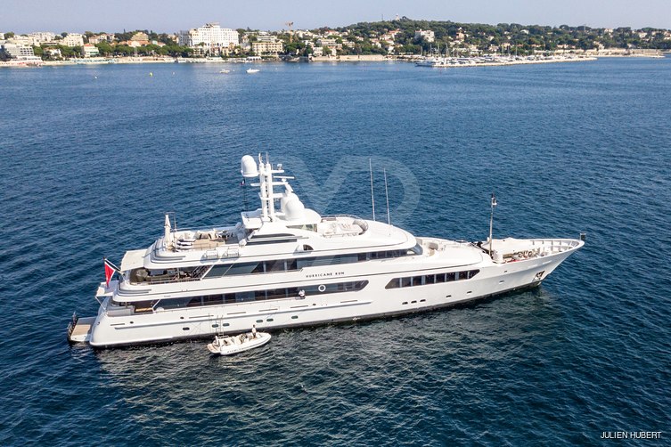 Hurricane Run yacht exterior 3