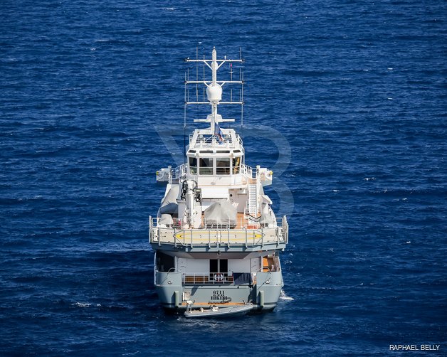 Kalm yacht exterior 6