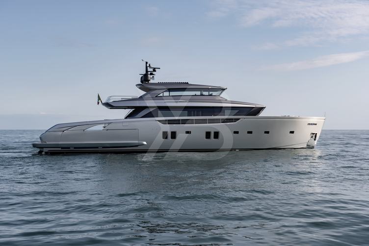 Sensa yacht exterior 26