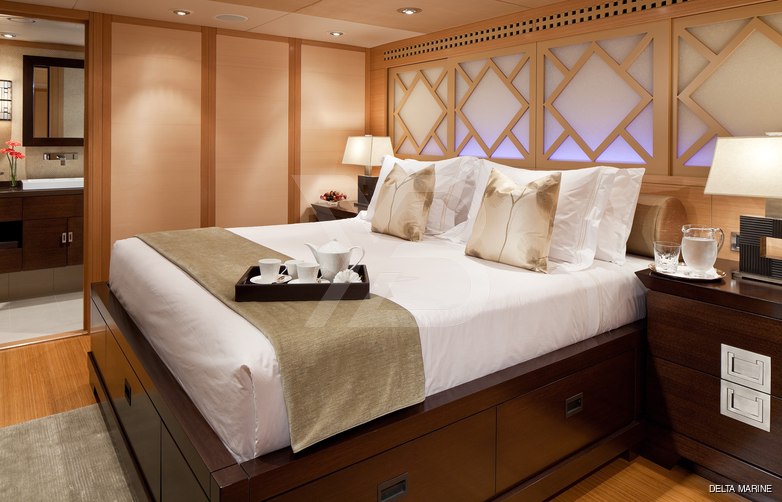 Rochade yacht interior 10