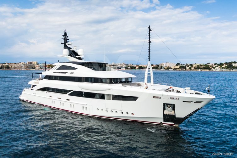 Florentia yacht exterior 38